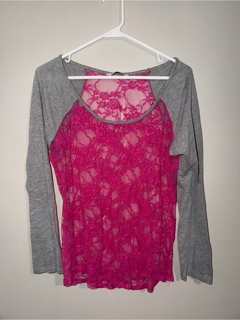 Speechless Gray & Hot Pink Floral Lace Long Sleeve Top – Size Unknown